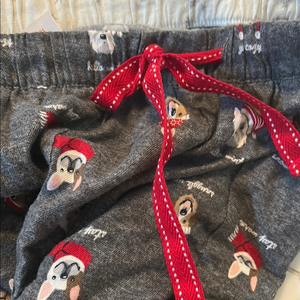 Joyspun size small 4-6 Pajama Bottoms red gray Festive Santa Design with dogs